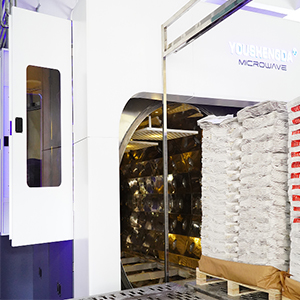 Low temperature microwave drying packaging paper bag drying, valve mouth paper bag